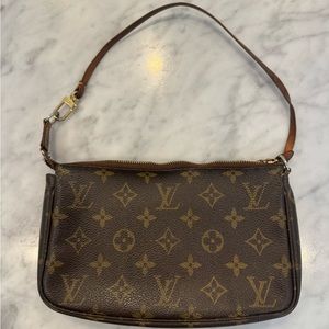 Louis Vuitton Pouchette